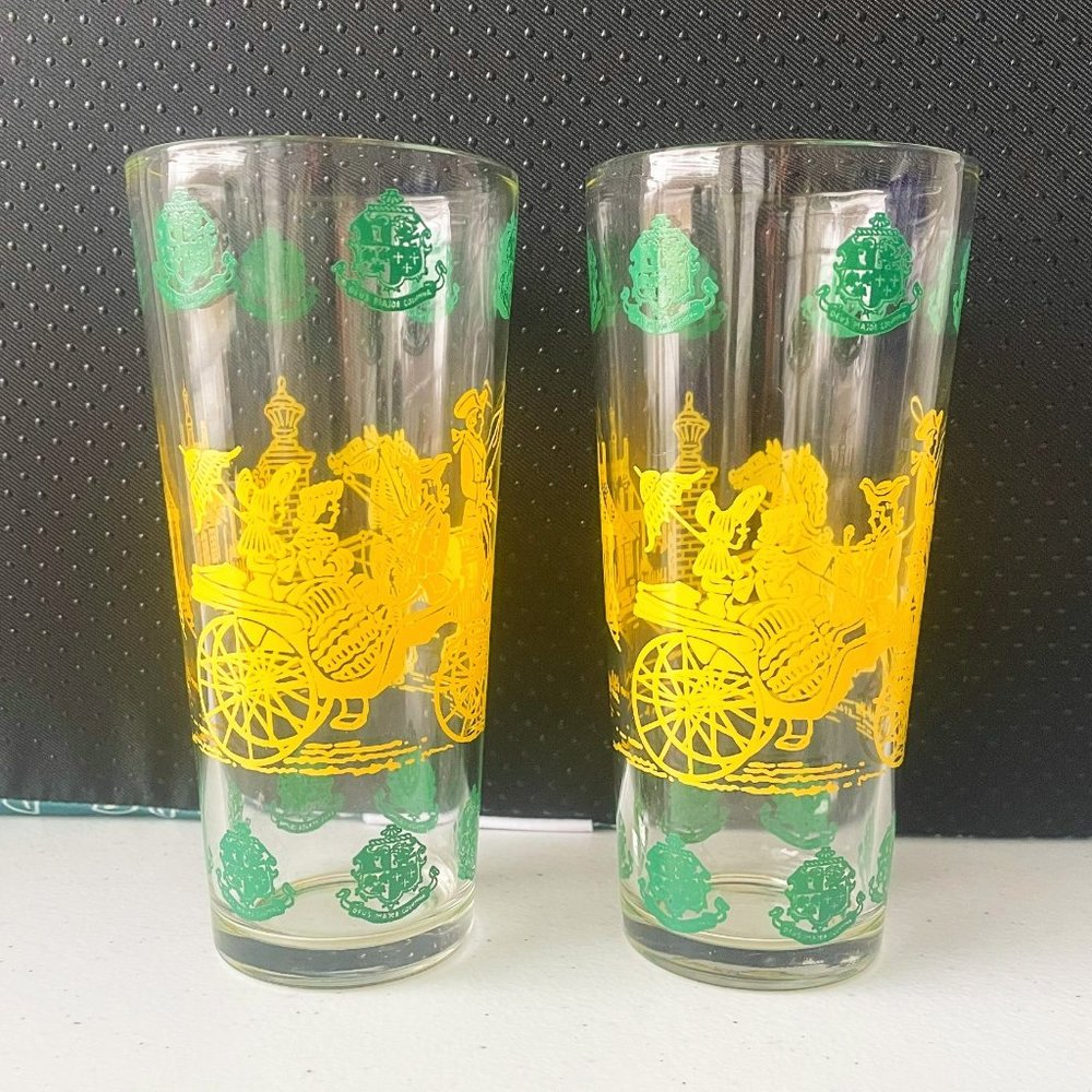 Set of 2 Vintage Deus Major Colunma Wren Building Williamsburg Va 10 oz. Glasses